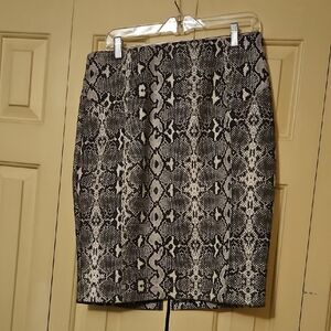 Marc New York Black and Gray Snake Print Pencil Skirt